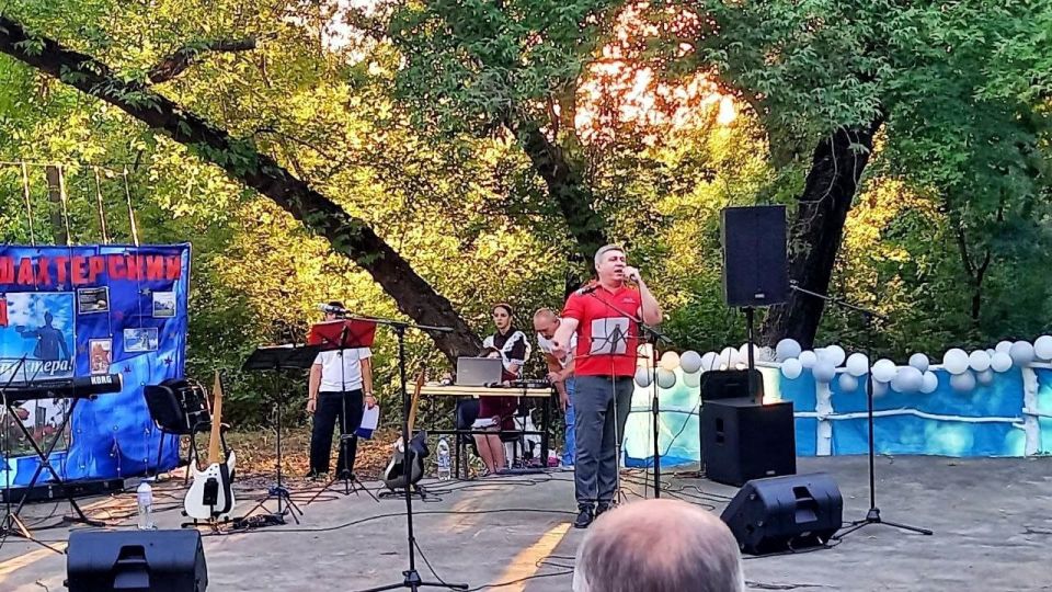 В пгт Бугаевка состоялась яркая и запоминающаяся концертная программа под названием "Славим шахтерский труд", организованная Бугаевским Домом культуры совместно с клубом "Дельта" и сотрудниками отдела по обеспечению...