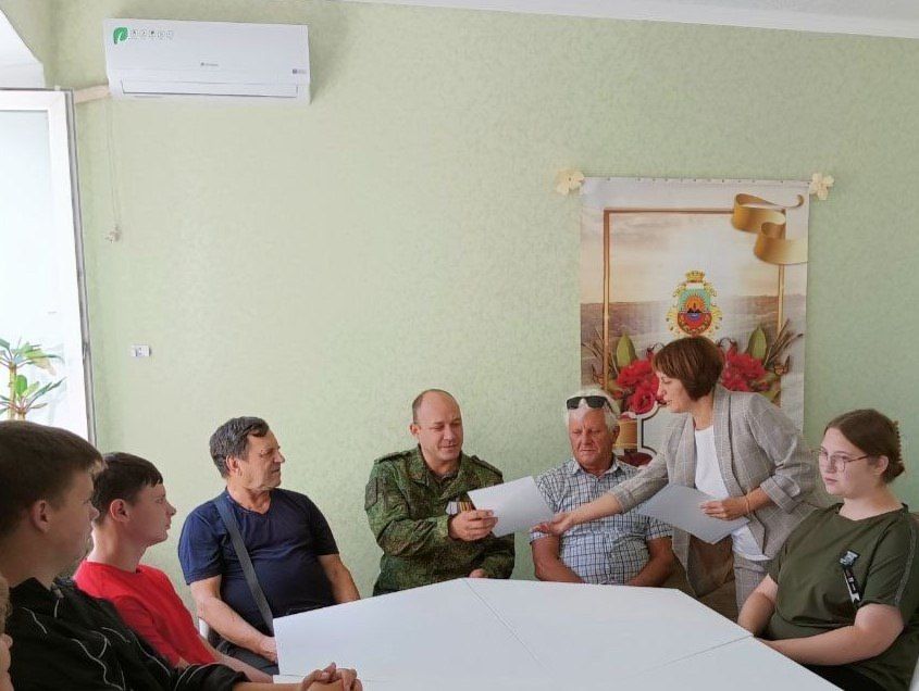 В Лутугинской детской библиотеке провели информационный час