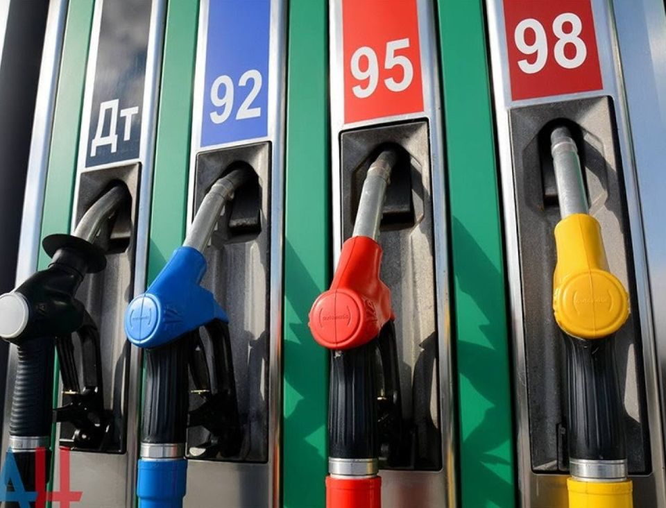 Ситуация с топливом в ЛНР: на 44 АЗС вскоре поступит бензин