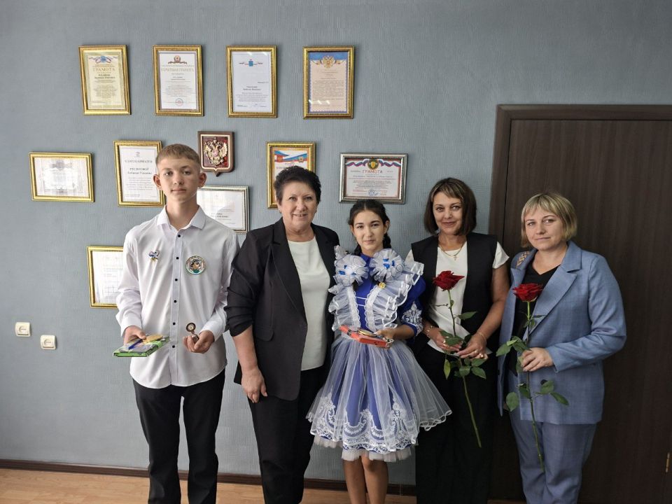 Дорогие школьники, учителя, родители и все жители Сватовского муниципального округа!