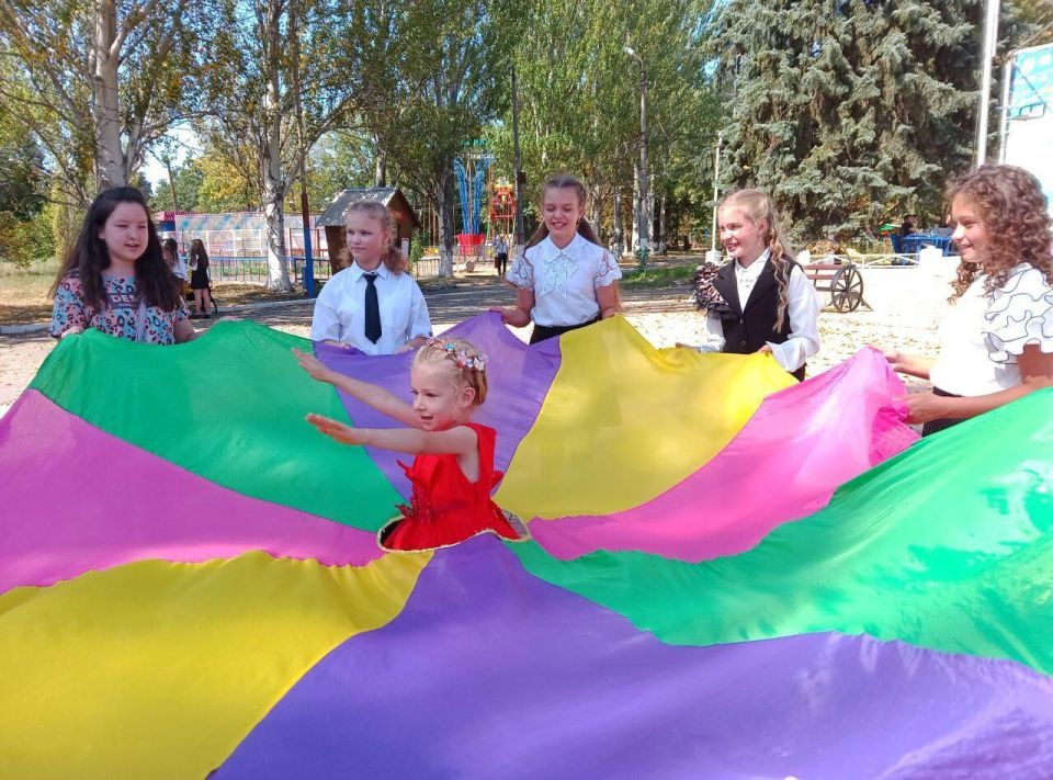 Андрей Рубанцов: Игровая развлекательная программа «Праздник Первого звонка!» прошла в Ровеньках