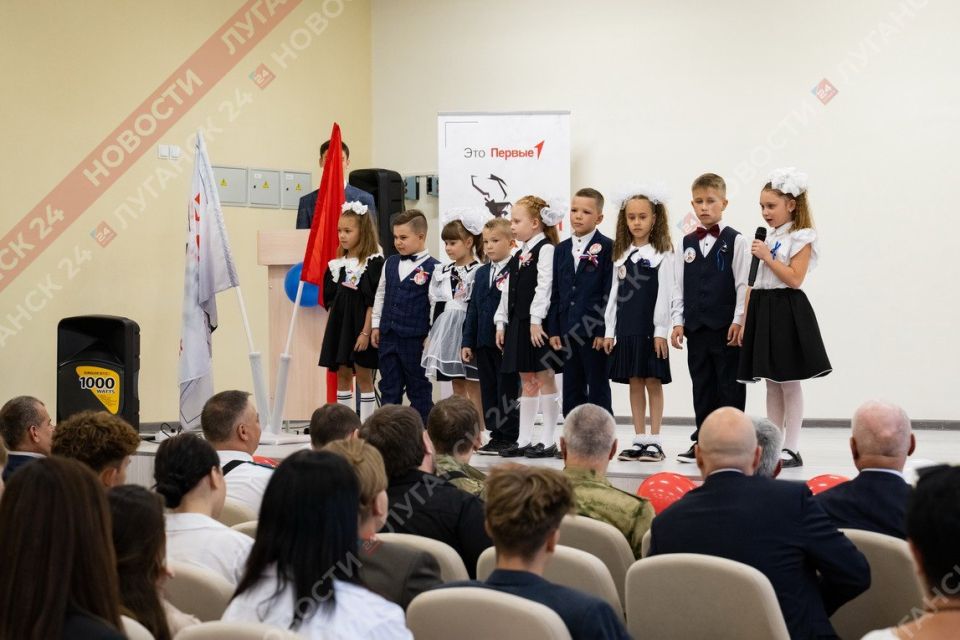 Двери для учеников открыла Северодонецкая специализированная школа №17 (ФОТОРЕПОРТАЖ)