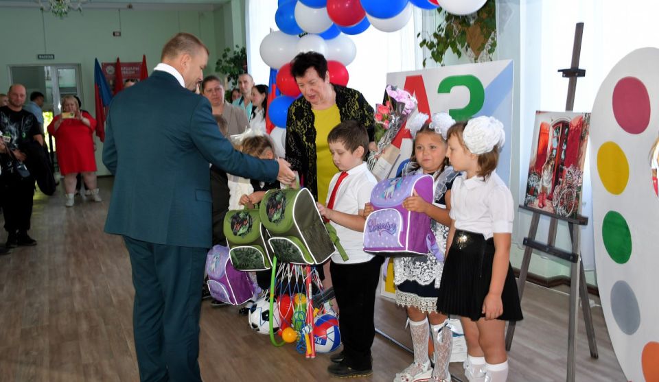 Евгений Шаталин: 1 сентября мы отмечаем особенный праздник – День знаний, и вместе с этим событием «Республиканский учебно-реабилитационный центр» «Хрусталик» получил ценные подарки