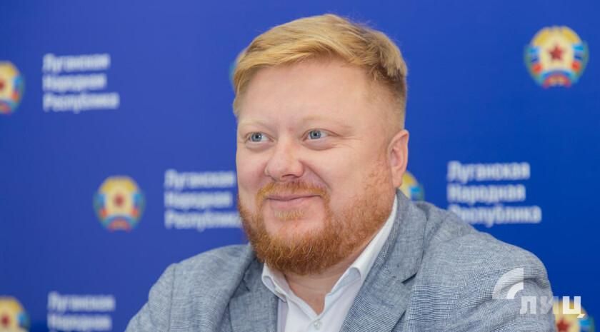 Школы ЛНР будут расширять использование отечественных ИИ-сервисов — Кусов