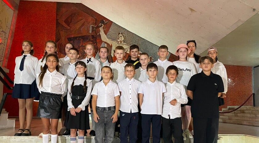 Первая группа детей посетила «Миус-фронт» перед открытием восстановленного мемориала