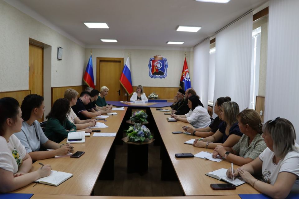 В Стаханове обсудили социокультурную адаптацию мигрантов