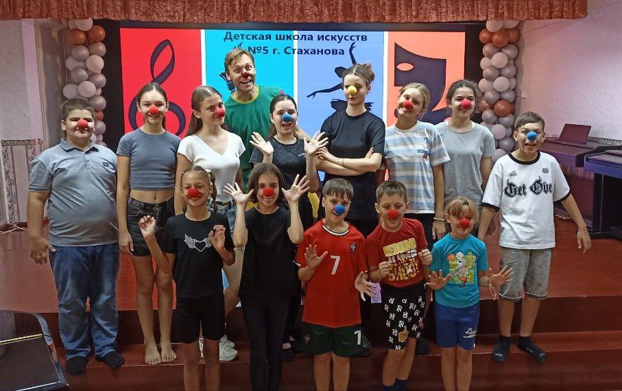 В ДШИ №5 прошёл творческий тренинг «Коснуться Радости»