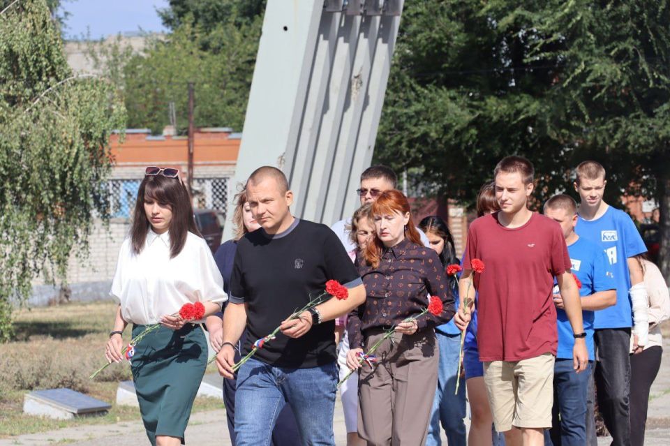 На Мемориале Славы в Северодонецке состоялась церемония возложения цветов к Вечному огню