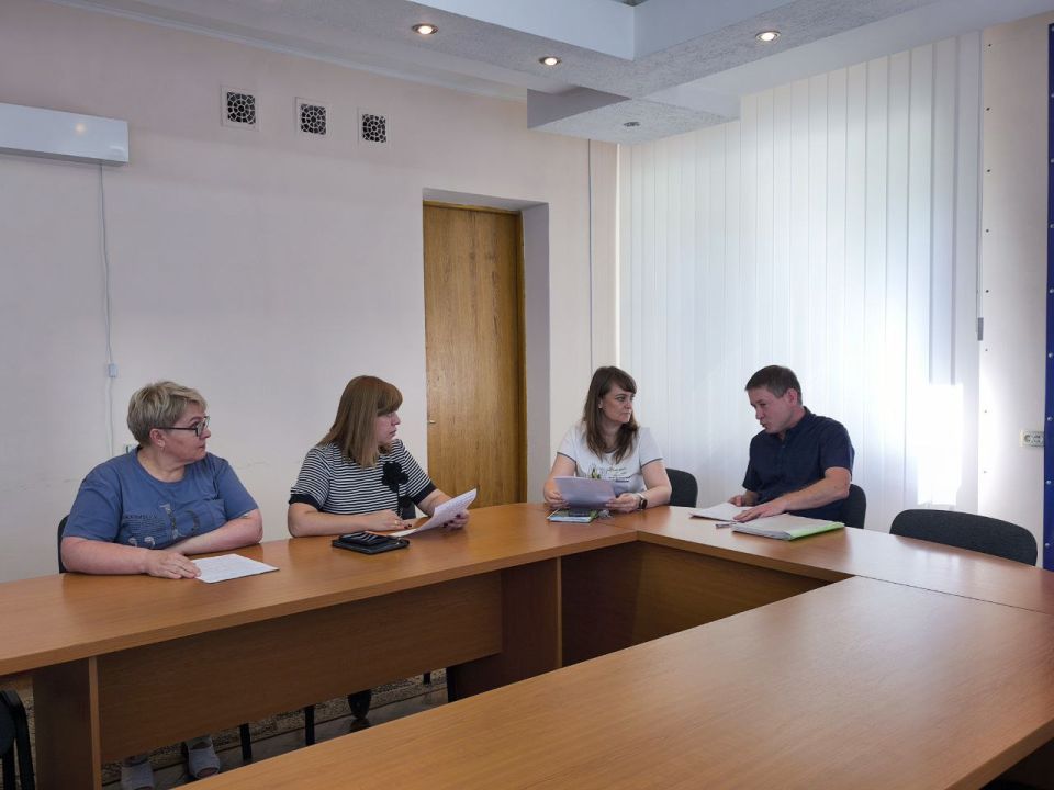 В муниципальном образовании городской округ город Кировск Луганской Народной Республики продолжается проведение мероприятий по снижению неформальной занятости и легализации трудовых отношений