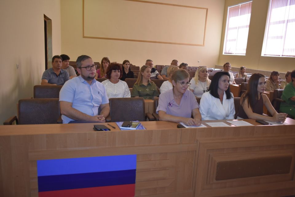 В Администрации Перевальского муниципального округа прошла встреча с предпринимателями Министра экономического развития ЛНР Анны Уголковой совместно с заместителем Главы Администрации муниципального округа Евгением...