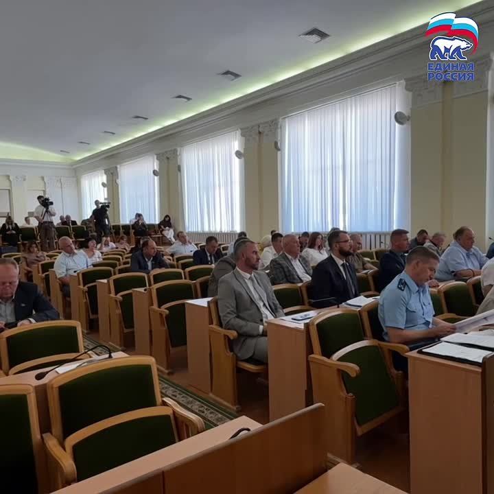 Народный Совет принял законы, разработанные депутатами от фракции "Единая Россия":