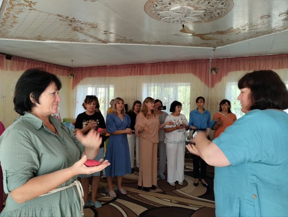 3 сентября 2025 года ГБДОУ ЛНР «Брянковский ясли-сад № 4 "Золотой улей" стал площадкой для обмена опытом между педагогами дошкольного образования из Брянки, Стаханова, Первомайска и Кировска