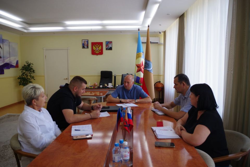 Сергей Крамаренко: Провели продуктивную рабочую встречу с министром молодежной политики ЛНР Михаилом Голубовичем