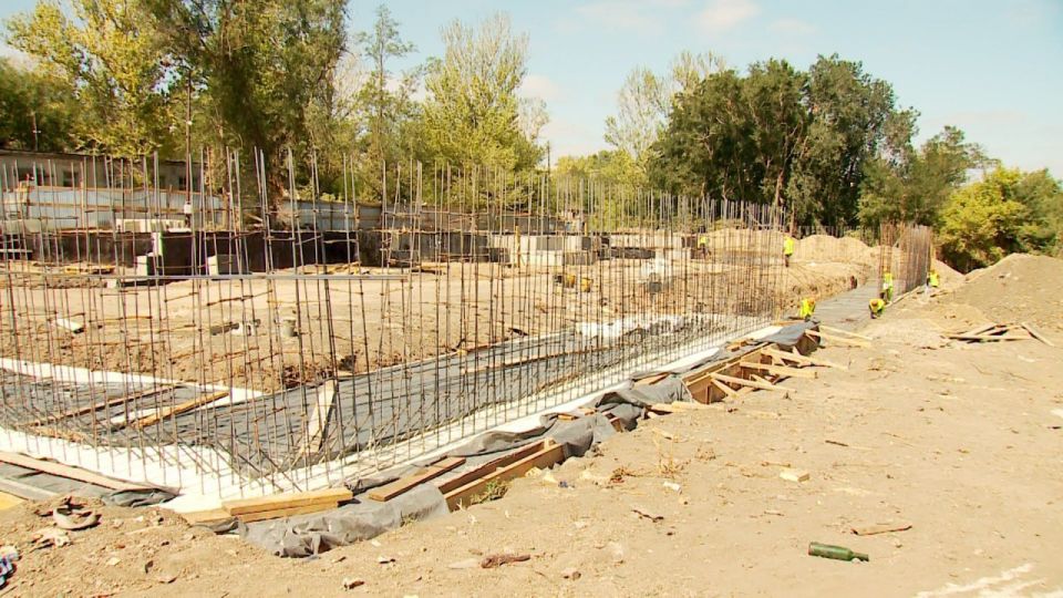 Сергей Козенко: На территории Краснодонской центральной многопрофильной больницы активно продолжается строительство современного патологоанатомического отделения