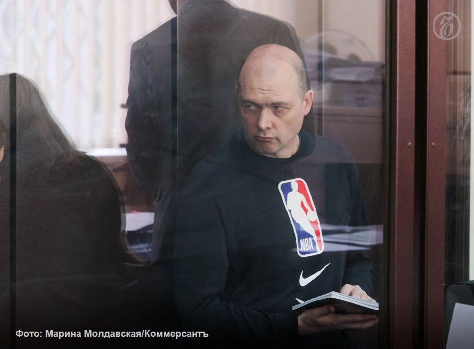 Кировский районный суд Екатеринбурга вернул прокурору уголовное дело экс-главы свердловского филиала паспортно-визового сервиса (ПВС) МВД Александра Луканина и управляющей ООО «УМЦ» Олесе Павлюк