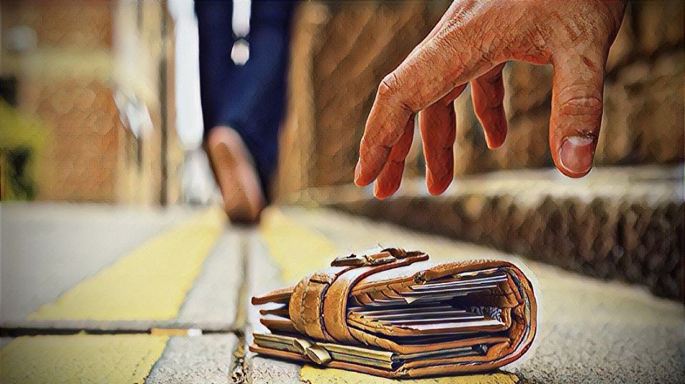 В Кировске полицейские задержали местного жителя, похитившего содержимое чужого портмоне