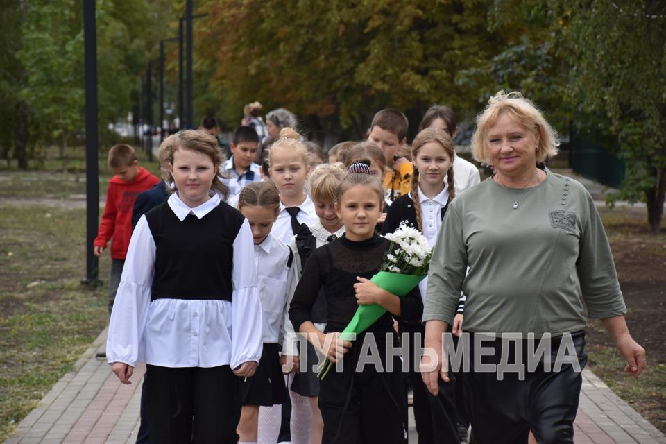 Юные кировчане стали участниками пешеходной экскурсии «Тропою подвига и славы»
