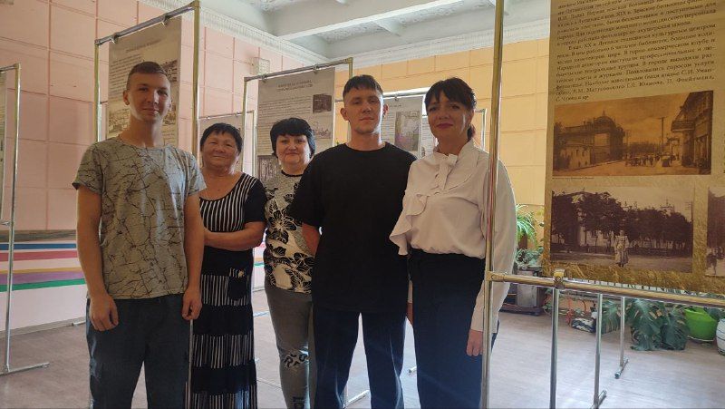 В Фащевском клубе «Горняк» открылась выставка «Моя Родина! Моя Луганщина!», организованная сотрудниками Луганского краеведческого музея