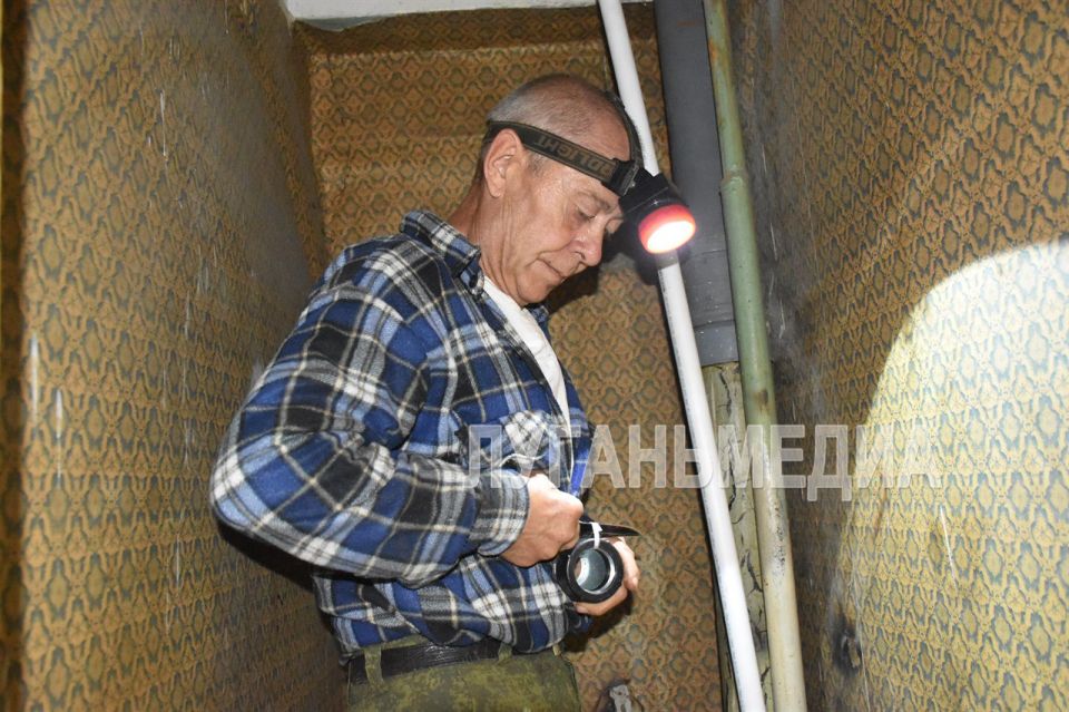 В Стаханове в 21 многоквартирном доме улучшена работа систем водоснабжения