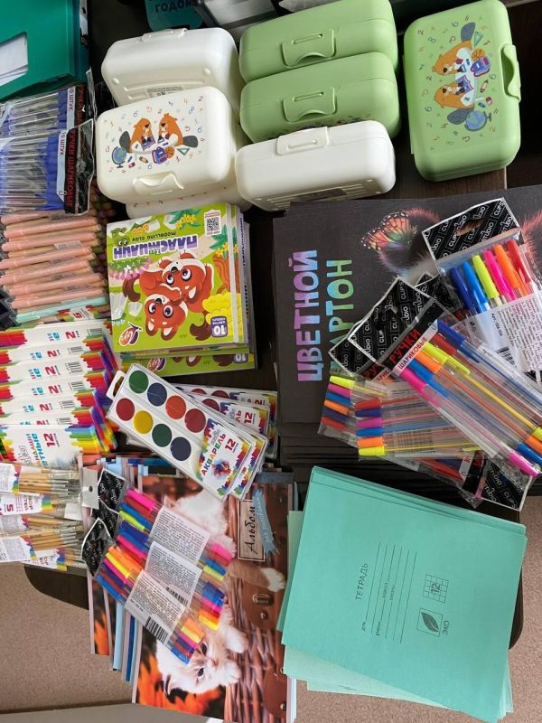 Школьники и дошколята Перми собрали тонну канцтоваров для первоклассников Северодонецка