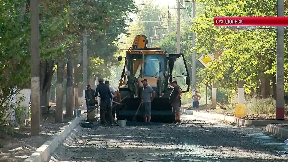 Капитальный ремонт дороги на улице Станиславского в Суходольске, протяжённостью около девятисот метров, ведут тюменские строители