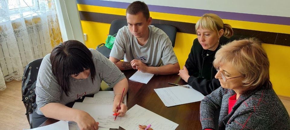 Оренбуржцы и перевальчане обсудили подачу заявок на грантовый конкурс