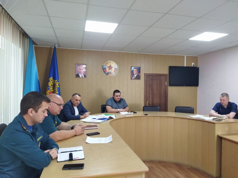 Сегодня Глава городского округа город Ровеньки Андрей Рубанцов провел заседание комиссии техногенно-экологической безопасности и чрезвычайных ситуаций на территории городского округа муниципальное образование город Ровеньки