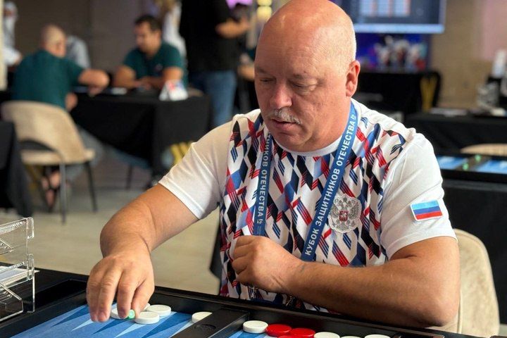 «Эмоции просто переполняют!»: Ветеран из ЛНР победил в межрегиональном «Кубке Защитников Отечества» по нардам