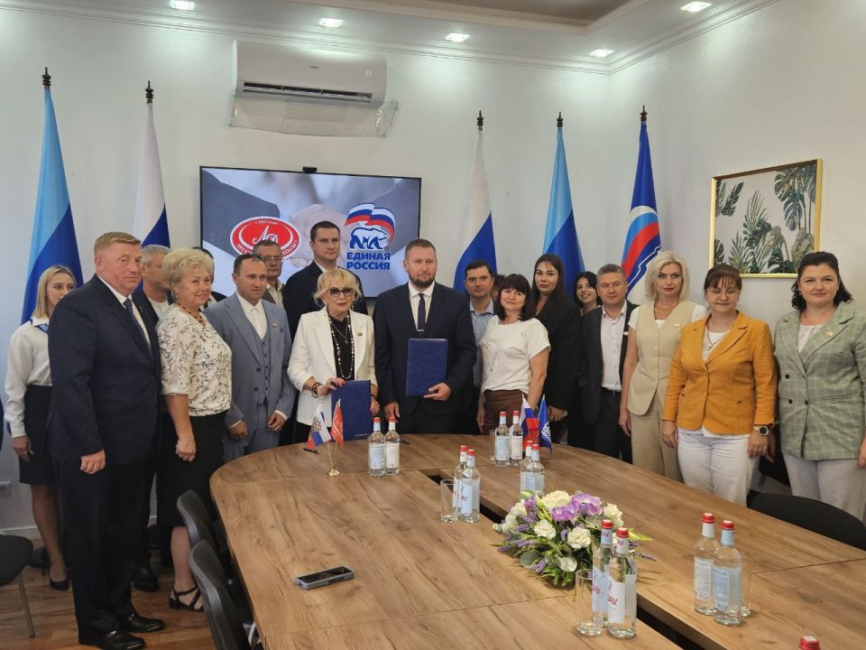Ольга Бас: С гордостью приняла участие в подписании соглашения о сотрудничестве между Луганским региональным отделением партии «Единая Россия» и ООО «Луганский мясокомбинат»