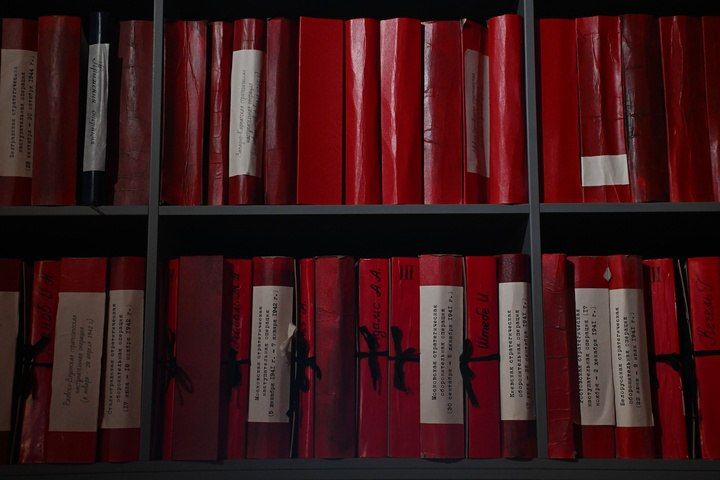 &quot; ,      &quot;:     