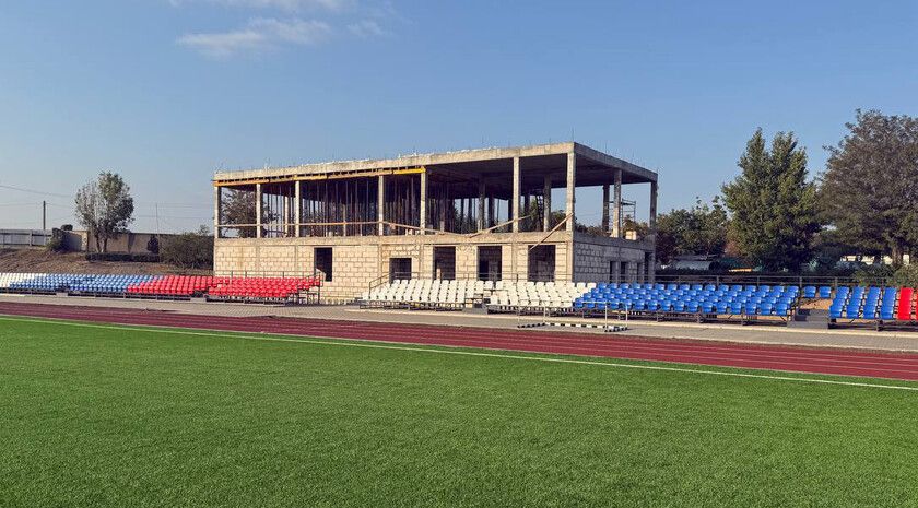 Строители завершили монолитные работы в новом корпусе на стадионе «Шахтер» в Брянке