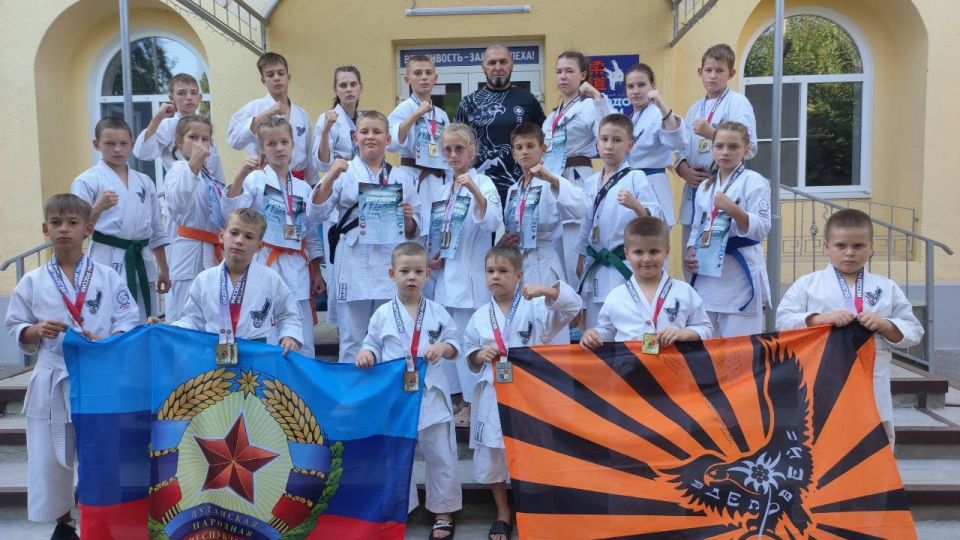 Воспитанники Лутугинской спортивной школы успешно приняли участие в открытых городских соревнованиях в городе Таганроге