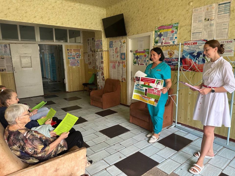 В Лутугинской женской консультации поликлиники состоялась лекция "Алкоголь и беременность: опасность для матери и ребенка"