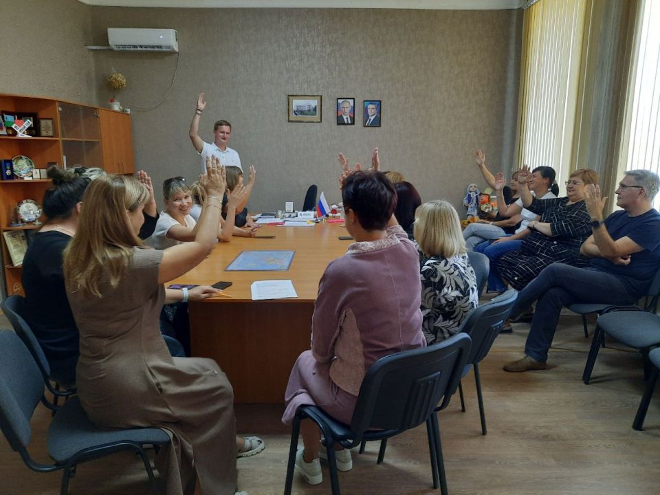 4 сентября во Дворце культуры имени Октябрьской революции города Брянки состоялось собрание инициативной группы по вопросу участия в конкурсе инициативных проектов