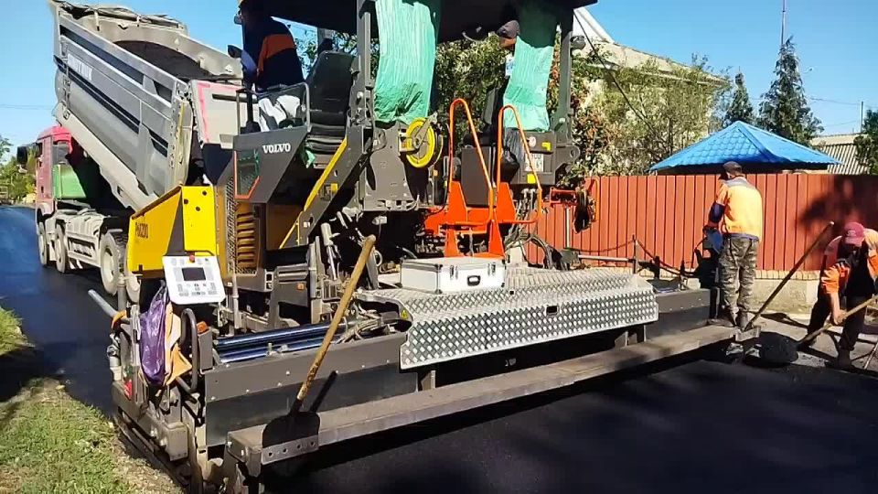 Андрей Рубанцов: Ремонт дорог в Ровеньках: день за днем двигаемся к новому дорожному полотну в нашем городском округе!