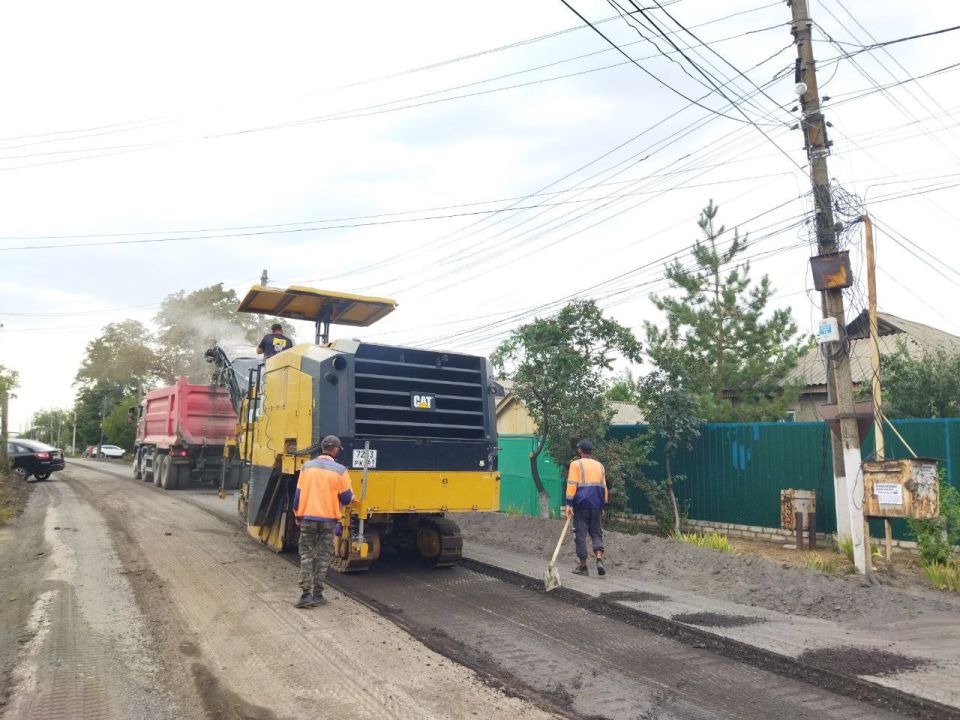 Масштабный ремонт дорог начался в Ровеньках!