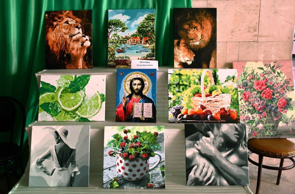 Евгений Шаталин: В честь празднования дня города ознакомился с экспонатами выставки мастеров города Рубежное