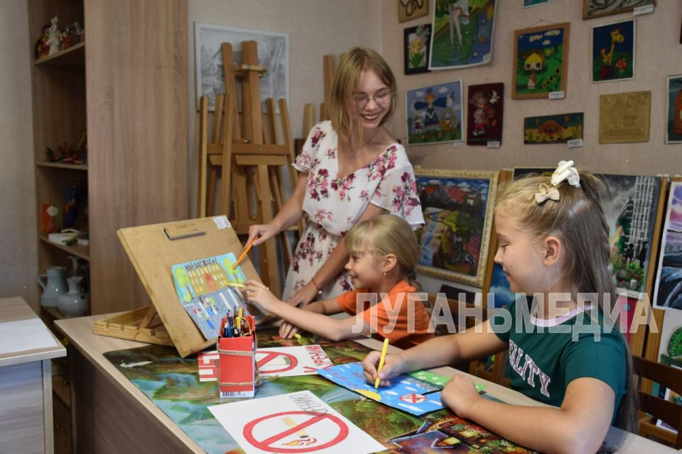 В стенах Кировской детской школы искусств прошла акция «В объятиях табачного дыма»