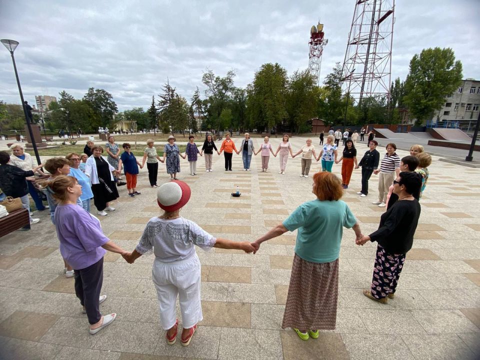 Встречаем! Отчётная подборка занятий участников грантового проекта "Активное Долголетие в ЛНР"