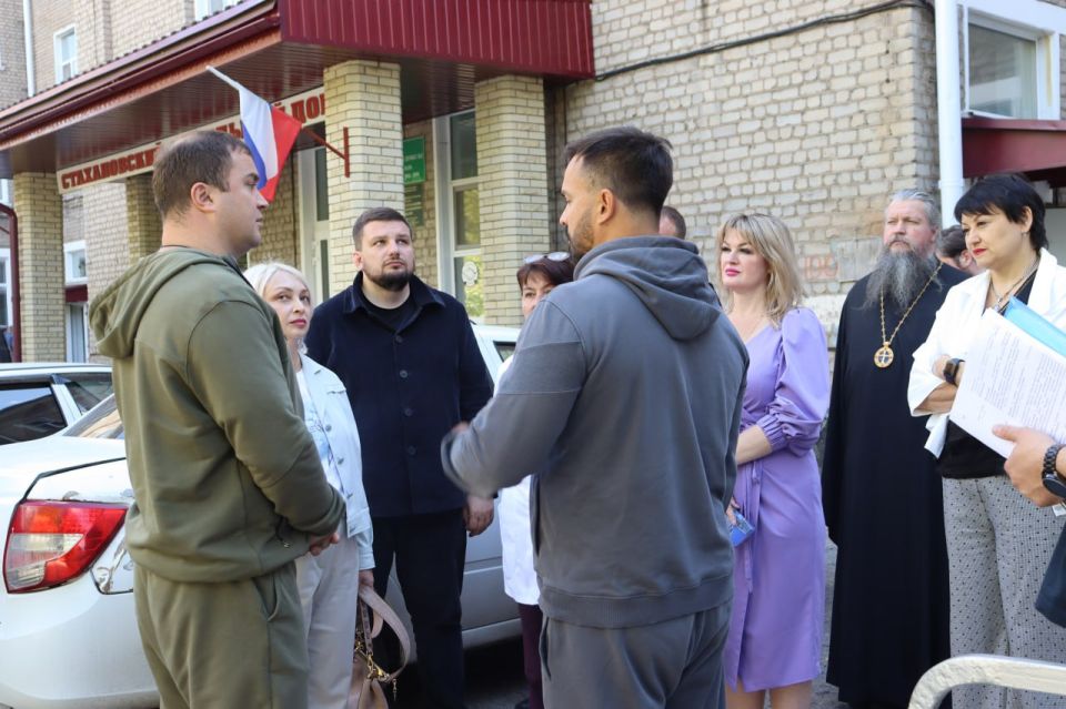  :  ,                11 .   