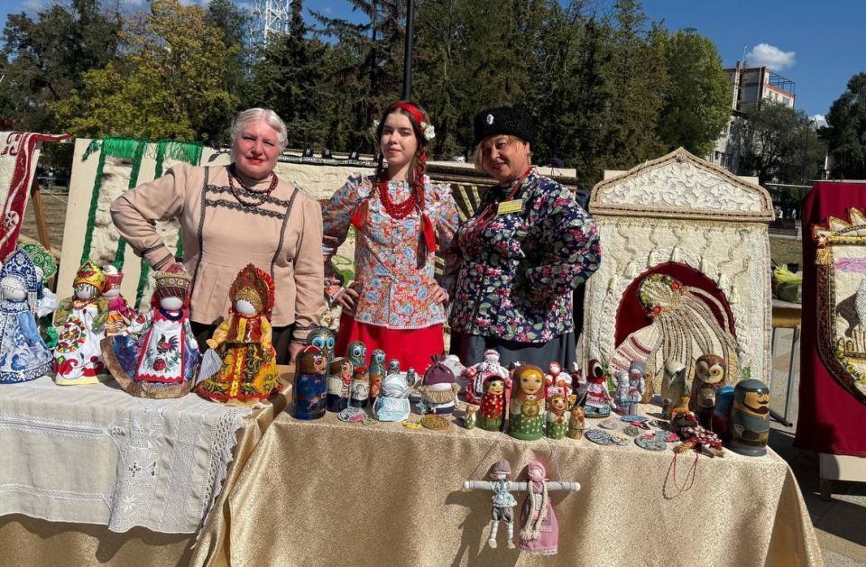 – в числе участников празднования 230-летия города Луганска!