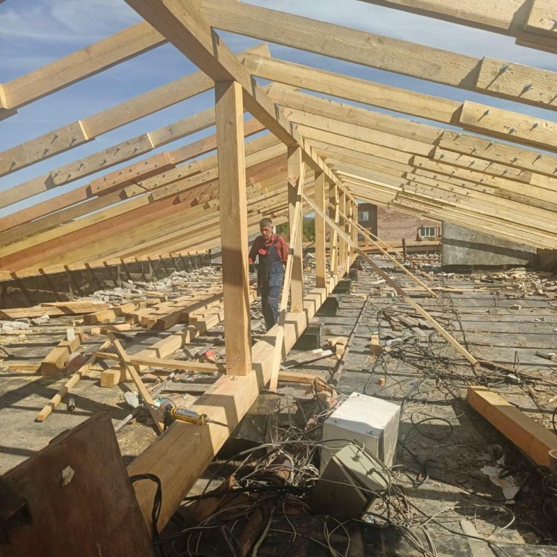 Андрей Рубанцов: Капитальный ремонт кровель многоквартирных домов в Ровеньках продолжается