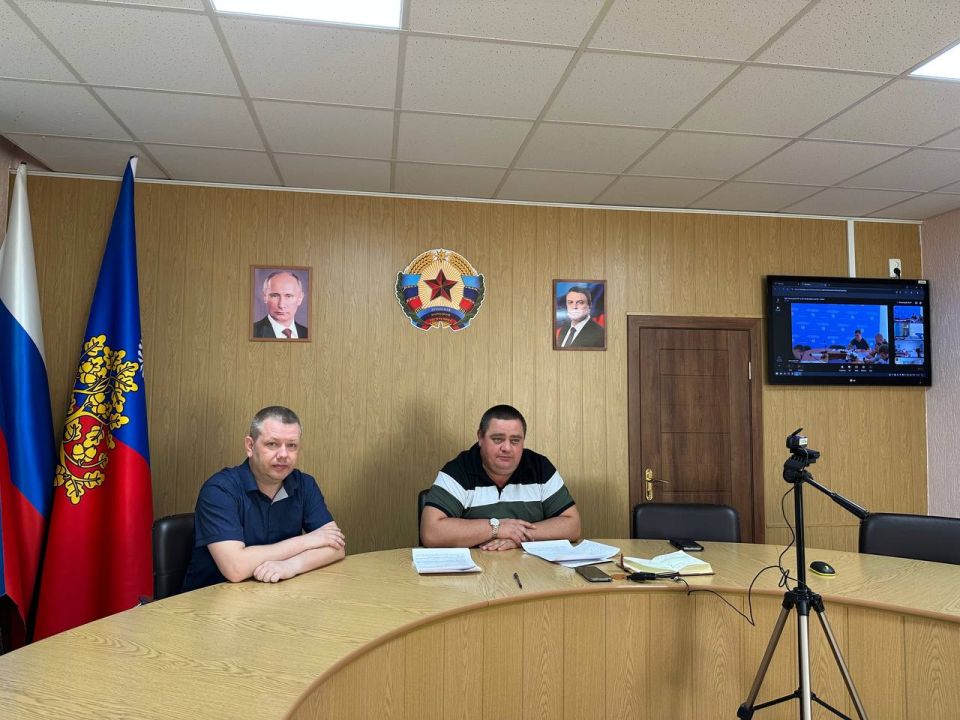 Андрей Рубанцов: Сегодня вместе с моим заместителем Дмитрием Игошиным приняли участие в заседании Штаба по вопросам восстановления социально-значимых объектов на территории ЛНР
