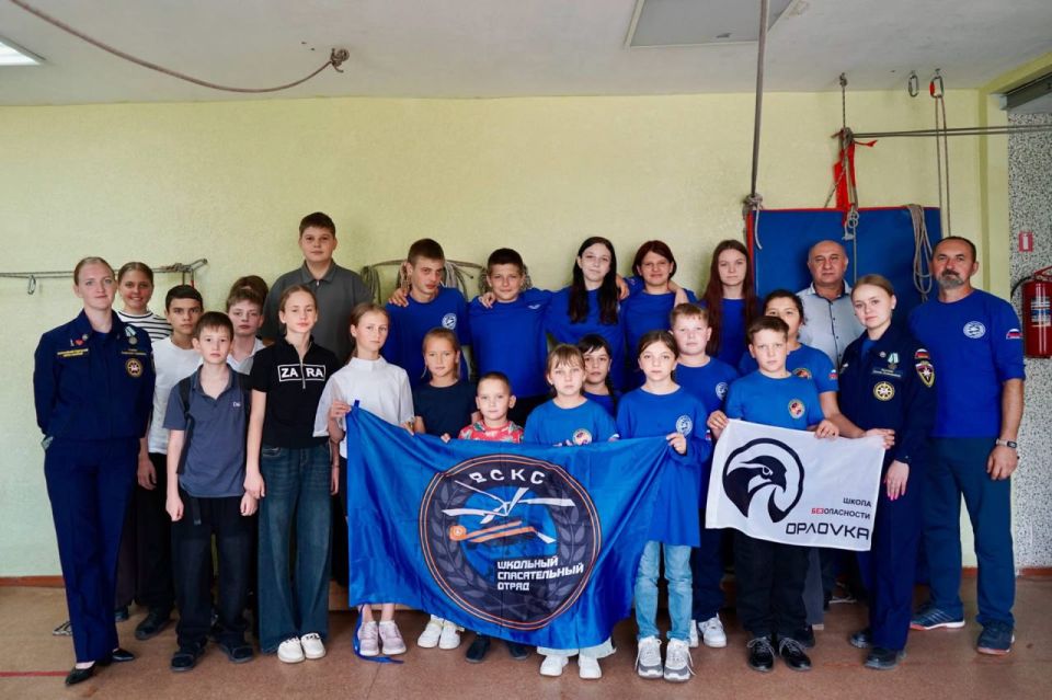 В Старобельском округе состоялось торжественное открытие первого в муниципалитете Школьного спасательного отряда «Риск»