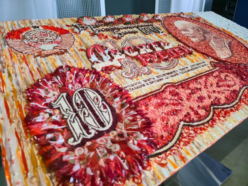 Уникальная выставка «Мужество защитников Отечества в наградах, знаках и значках» в Луганске