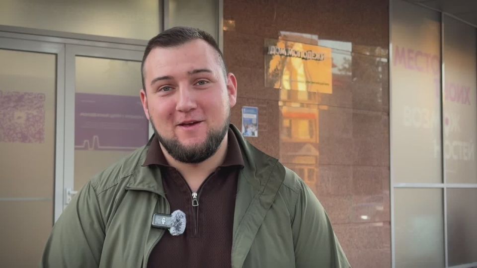 В Единый день безопасности дорожного движения Министр молодежной политики Луганской Народной Республики Михаил Голубович обратился к участникам дорожного движения