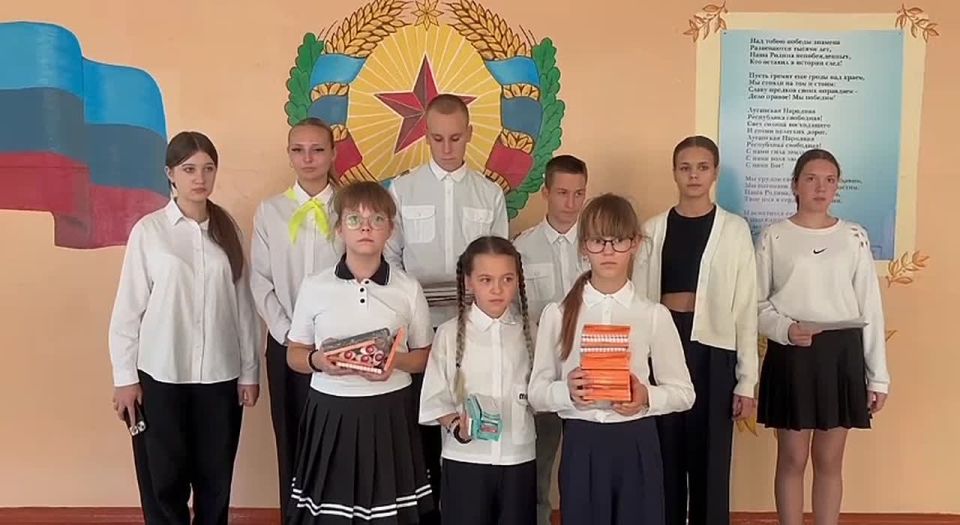 Школьники Зимогорьевской гимназии получили подарок от сверстников из Республики Алтай