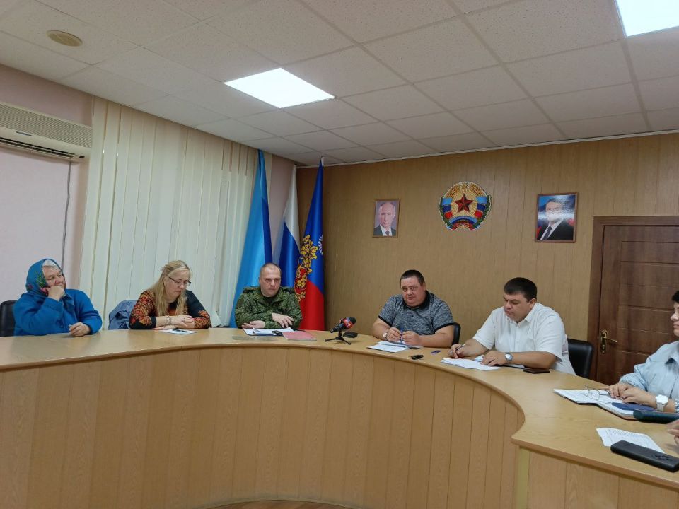 Поддержка семей героев: в Ровеньках состоялось заседание рабочей группы по решению социальных вопросов и вопросов трудоустройства ветеранов боевых действий и членов семей погибших и пропавших без вести военнослужащих