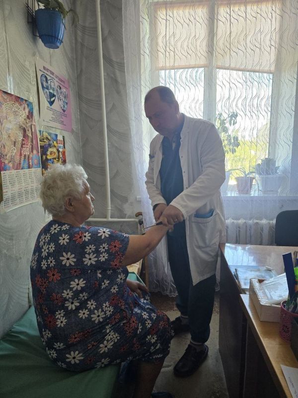 Врачи из шеф-региона приняли пациентов в городе Горское