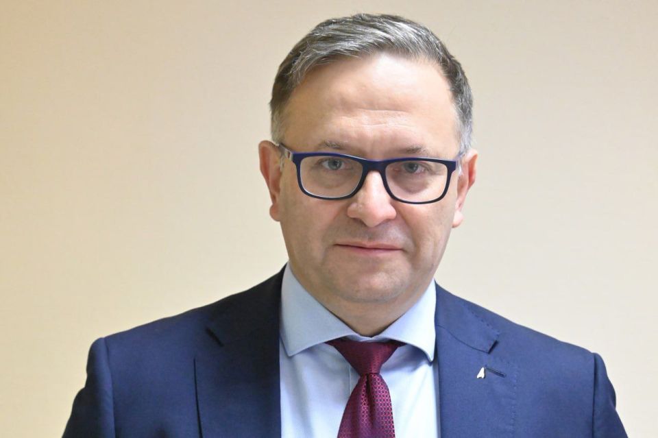  :      ?            ?